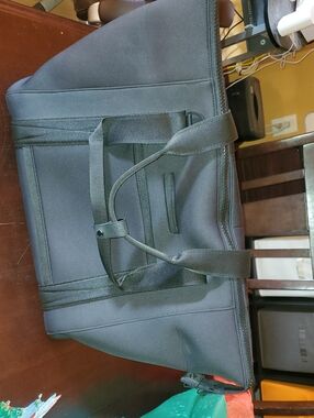 NEW CONDITION AUTHENTIC DAGNE DOVER LARGE CARRY ALL/ DIAPER/ TOTE LANDON BAG,